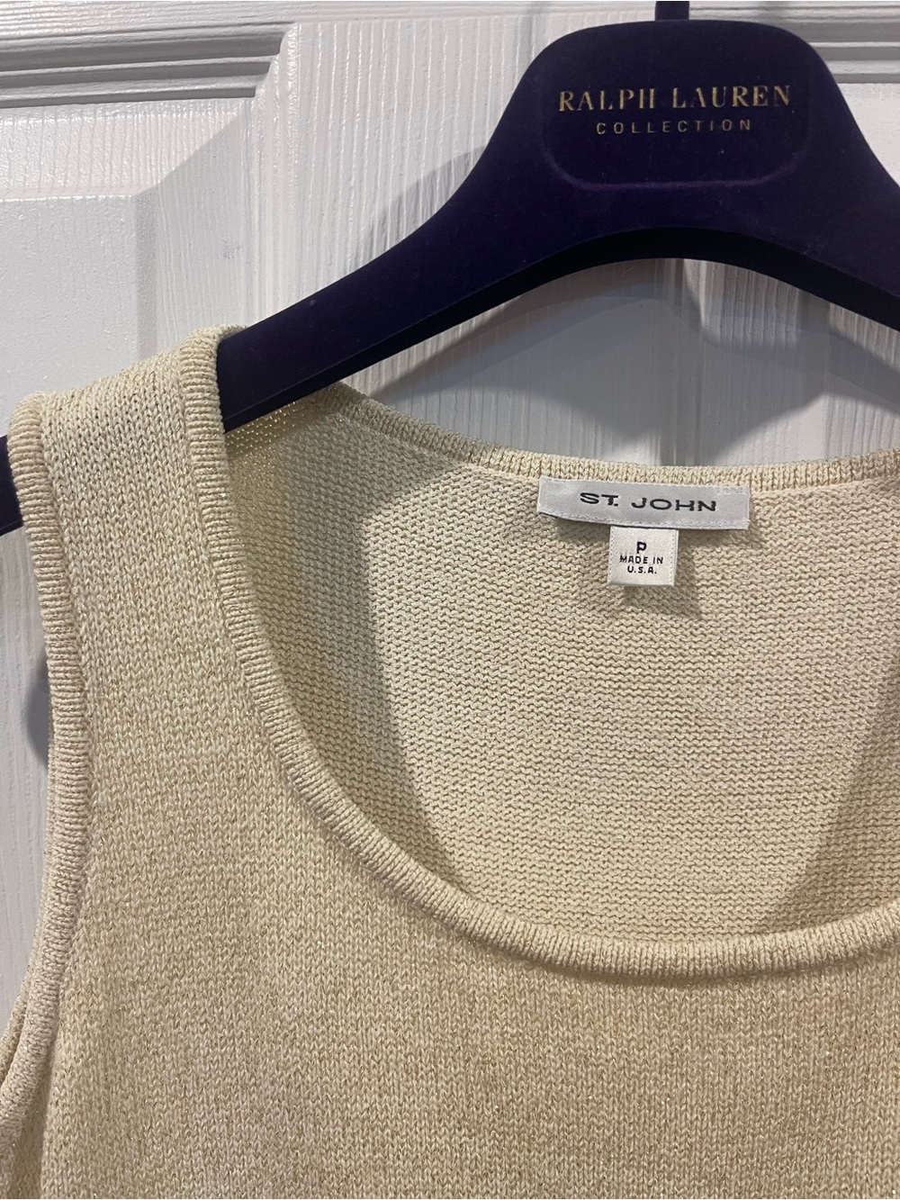St. John Cream Knit Scoop Neck Sleeveless Top metallic shimmer small